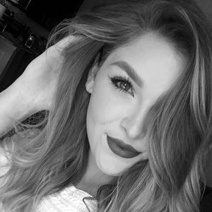 Meet your Posher, Becca